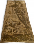 GRANDE TAPEÇARIA FRANCESA, SÉCULO XIX - REPRESENTANDO  CENA GALANTE EM CAMPO. APRESENTA VISÍVEIS  PERDAS. VEJA FOTOS EXTRAS. MEDIDAS: 121 X 290 CM