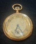 RELÓGIO- Um antigo relógio de bolso, funcionando , em ouro 750, medindo 4,5cm de diâmetro, peso total 43,3g e só ouro  10,8g.