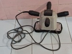 MASSAGEADOR- Um antigo massageador elétrico, da marca Jumbo Massager, não testado.