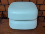 DIVERSOS- 2 Cúpulas de iluminação, quadradas com bordas arredondadas,  em vidro branco opalino , medindo 12 x 33cm. Em perfeito estado.