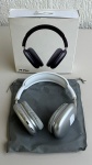 ELETRÔNICOS - Headphone P9 Plus cor branca, conexão via bluetooth ou cabo P2. Possui botões de comando e carregador. Produto Novo na embalagem e com manual.