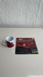 DIVERSOS - Lote com 2 itens - [Item 1] Um mousepad do Flamengo com selo oficial, lacrado, na embalagem original; [Item 2] uma caneca de cerâmica de 320ml do Flamengo.