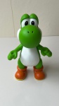 COLECIONISMO - Boneco colecionável Yoshi de resina com aproximadamente 24cm de altura. Em bom estado.