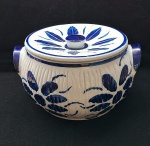 PORCELANA MONTE SIÃO- Uma linda terrina em porcelana Monte Sião, em perfeito estado, medindo 15 x 26cm.