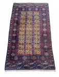 Belo Tapete persa BOKARA nos tons de azul marinho com vinho. Med: 1,61cm x 0,90cm