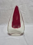 Enfeite na forma de gota em cristal de murano com interior vermelho, selado São Marcos Cristais. Medidas: 12cm x 19,5cm de altura.