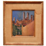 EMERIC MARCIER - "San Gimignano". Óleo s/ madeira. Ass. e datado 70, cid. Titulado e datado Agosto 70, no verso. 34 x 29 cm (MI). 59 x 53 cm (ME). A pintura retrata o famoso casario histórico de San Gimignano, uma célebre vila medieval situada na região da Toscana, na Itália. A composição destaca as icônicas torres medievais de pedra que se elevam contra um céu azul vívido, emolduradas por muros e telhados em tons quentes de terracota e ocre, característicos da arquitetura toscana. A pintura encontra-se preservada em sua moldura original de época, com passe-partout de tecido rústico e bordas de madeira dourada e avermelhada.