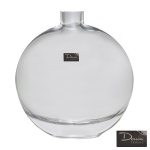 DAUM  France. Decanter em cristal transparente da renomada marca francesa Daum France.  Design minimalista com corpo em formato ovoide ligeiramente achatado, com base firme e gargalo cilíndrico reto. Apresenta a etiqueta cinza original com o logotipo da marca (Daum France) colada na lateral do corpo. Esta prestigiada manufatura, fundada em Nancy na França em 1878, é mundialmente famosa por suas peças luxuosas de vidro artístico e cristal, que frequentemente combinam o cristal soprado com detalhes refinados em pâte de verre (pasta de vidro).