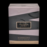 VICTORIA SECRETS  Perfume feminino Scandalous. Fragrância floral frutada, lançada em 2014, com notas de licor de framboesa, peônia preta e praliné 50 ml. Novo sem uso. Lacrado.