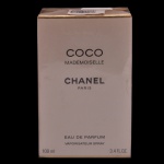 CHANEL  Coco Mademoiselle. Paris. Eau de Parfum. Spray. Fragrância descrita como oriental e fresca, com notas de laranja, rosa, jasmim e patchuli. Apresenta frasco spray para aplicação fácil. Produzido na França. Novo sem uso. Lacrado.