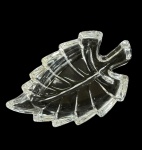 Petisqueira em cristal no formato de folha, med. 11X7cm 