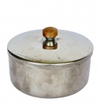 WOLFF INOX - Farinheira em inox com tampa e pegador em madeira, med. 4,5cm de altura e 9cm de diâmetro.