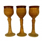Lote com 3 (três) cálices para vinho em raku, med. 19cm de altura.