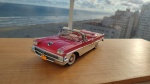 Miniatura carrinho Ford Fairlane  1958 conversível Sun star Platinum escala 1/18 semi novo  uma das portas está um pouco mole,  Minatura encontra-se localizada em coleção na localidade de Praia Grande, São Paulo, de onde poderá ser retirada ou remetida.