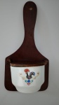 PORTUGAL -POLOVI GERMER - Saleiro com suporte em madeira . Medida total : 33 cm / Saleiro : 9x13 cm.