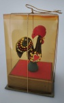 PORTUGAL - Escultura representando Galo de Barcelos . Na embalagem . Medindo : 8x4 cm.