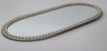 Linda bandeja oval espelhada , com bordas adornadas  . Medida : 40x16cm.