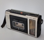 VINTAGE - GENERAL ELECTRIC -  Antigo Radio/Cassete Player/recorder . Não testado, sem garantias futuras .