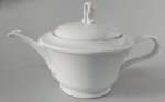 PORCELANA MAUÁ - Belissimo Bule para chá em porcelana branca . Medindo : 16x26 cm. Linda peça .