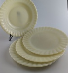 COLOREX -  Lote com Quatro pratos , sendo três rasos e um fundo . Medida : 23cm.