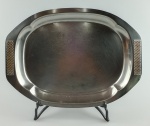 FRACALANZA - Pequena bandeja em inox . Medindo : 26x19 cm.