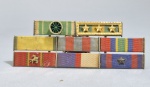 Barrete militar com diversas insignias de patentes.