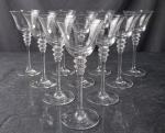 Conjunto com 10 elegantes taças altas para Vinho tinto em finissimo cristal. Hastes trabalhadas com gomos. Sem marca. Med.
