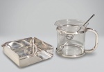 RIVA  - Silver  Special - Conjunto porta guardanapos e jarra com colher bailarina em silverplate e compartimentos em cristal. Med. SEM USO.
