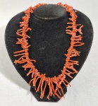Elegante colar em galhos de coral italiano vermelho natural, possivelmente Sardenha. Med.