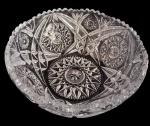 Bowl produzido em cristal translúcido, ricamente lapidado com motivos geométricos. Medindo 25x10,5cm.