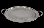 Antiga bandeja, da marca Eberle, produzida em metal espessurado a prata, medindo 50x32 cm.