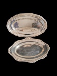 Fracalanza - Duas Travessas em metal espessurado a prata. Medindo: 39 x 26 x 2,5 / 39 x 26,5 x 2 cm.