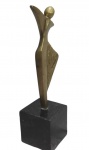 Escultura em bronze sobre base de granito, tiragem 20/100, ass: "Machado" Medindo: 16 altura / base 9x6 cm.