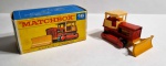 LESNEY  Case Tractor n.16  escala 1/64  Fabricado na Inglaterra. Modelo metal die-cast. Objeto oriundo de coleção. Acompanha caixa original. ATENÇÃO: Sem as 2 (duas) esteiras o que não tira em nada a beleza da peça.