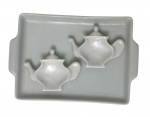 Bandeja e  dois porta saque em porcelana na or branca. Medindo: 13,5 x 20 cm. / 9 x 6,5 cm.