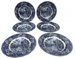 Seis pratos fundos em porcelana na cor branca, esmaltado com decoração de epoca na cor azul.  Medindo: 22,5 x 3,5 cm.