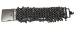 Belissima pulseira confeccionada em elos de metal entrelaçados formando uma malha flexivel.  Medindo: 20,5 cm.