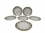 Real - Seis pratos para sobremesa em porcelana na cor branca, esmaltado e policromada. Medindo: 18,5 cm.