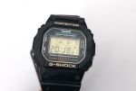 Vintage Coleção, Famoso Relógio Casio G Shock Reedição, DW 5600E Digital Quartz, medindo 43mm, Vidro Cristal, Fundo parafusado, Pulseira emborrachada. Lâmpada não está acendendo.