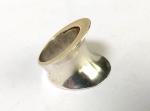 Vintage Jóias, Anelão Convexo em Prata de Lei, Aro 18, com topo medindo 23mm de largura. Peso total 14,24gr