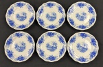 Schmidt. Seis pratos para pão em porcelana nacional, esmaltado com decoração de paisagens em tom de azul, sobre fundo branco. 15,5 cm.