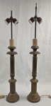Par de bases de abajur em metal dourado. Medindo: 75 cm.
