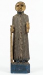 Escultura de Padre Cícero esculpida em madeira. Med.: 15x2,5x4,5cm