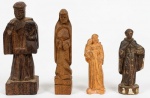 Quatro imagens sacras, sendo três entalhadas em madeira e duas em terracota (falhas). Med.: 12cm de altura cada em média.