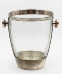 Champanheira de metal e vidro da marca Sheffield Plate. Med.:22cm de altura x 11cm de diâmetro.