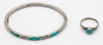 Pulseira  e anel de prata de lei com pedras turquesas. Aro 17. Peso total bruto: 8.6g.