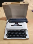Maquina datilográfica modelo Remineton22. Med.: 11 x 33 x 33 cm.