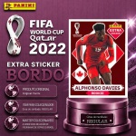 2022 - ALPHONSO DAVIES BORDÔ/BASE - EXTRA ROOKIE (Canadá) - Figurinha Original PANINI do Álbum da COPA DO MUNDO FIFA 2022 - Raridade - Regular - Imagem ilustrativa de uma das peças do acervo, o cliente vai receber a figurinha descrita neste anúncio