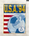 1994 Vintage - Envelope de Figurinhas Copa do Mundo 1994 - Italy - Reimpressão Colecionável . Reviva a magia da Copa do Mundo de 1994 com este envelope de figurinhas reimpresso com alta fidelidade ao original da época! Um item perfeito para colecionadores apaixonados por futebol e nostalgia. Modelo baseado no envelope clássico da Copa de 1994 Impressão de qualidade, ideal para coleção ou decoração. Produto reimpresso, não é original da época Ótimo para completar sua coleção temática de Copas do Mundo. Tamanho aproximado: 11cm x 8cm (padrão clássico).