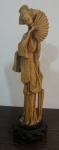 GUEIXA - Escultura de resina, base de madeira. Altura 33 cm